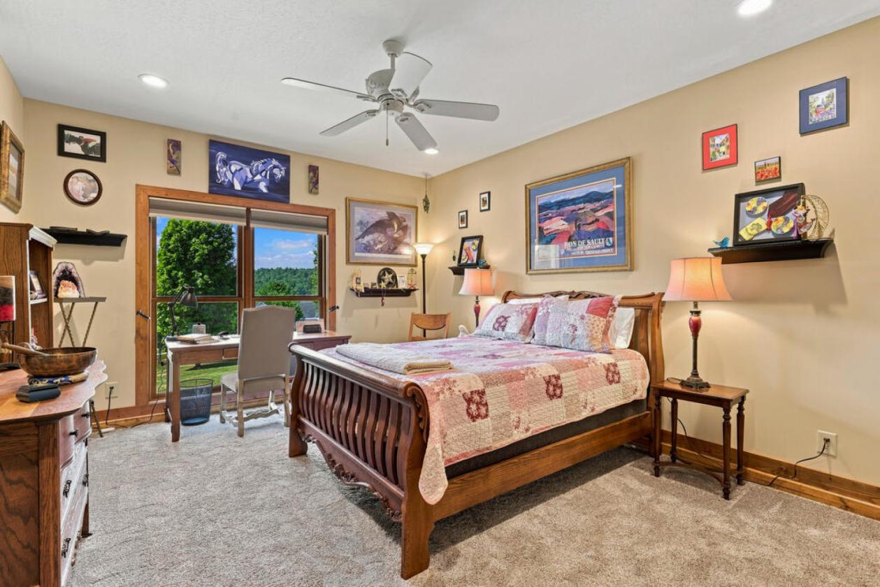 Mountain Equestrian Estate on 7.84 Acres - photo 18