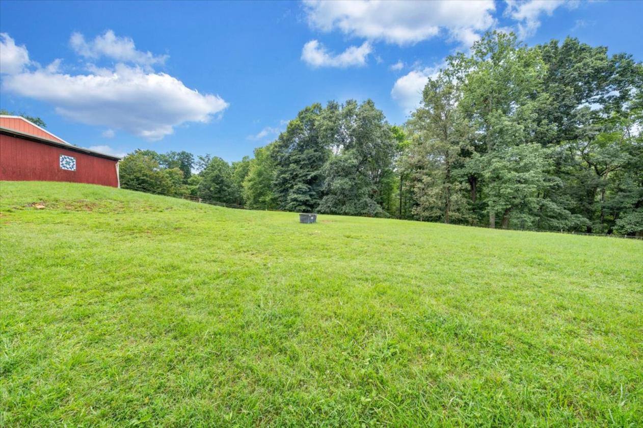 Private Setting Horse Farm - photo 21