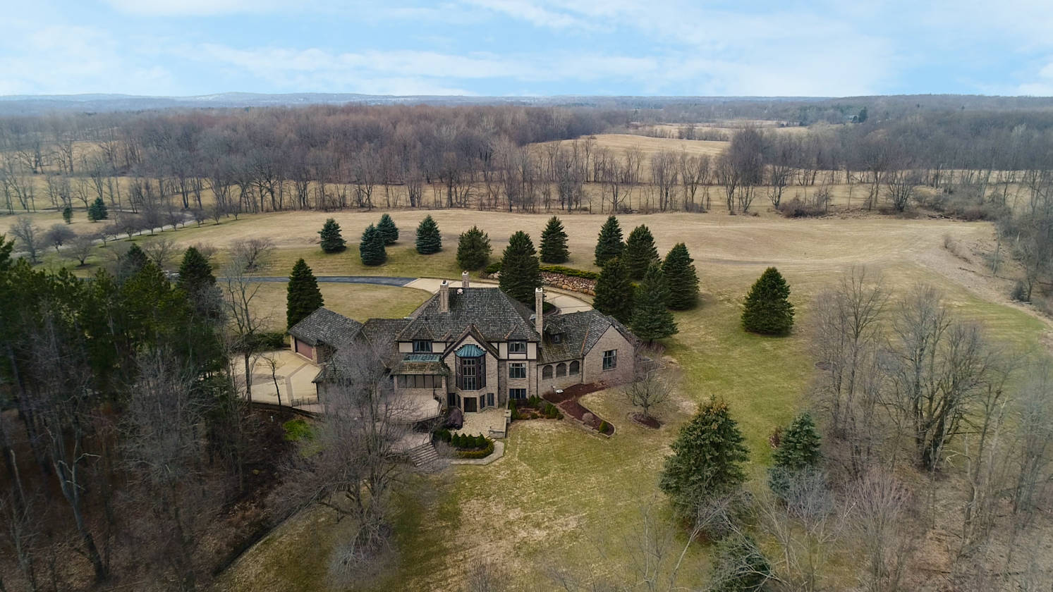 Estate on 138 acres in the Heart of Metamora Hunt... Metamora, Lapeer