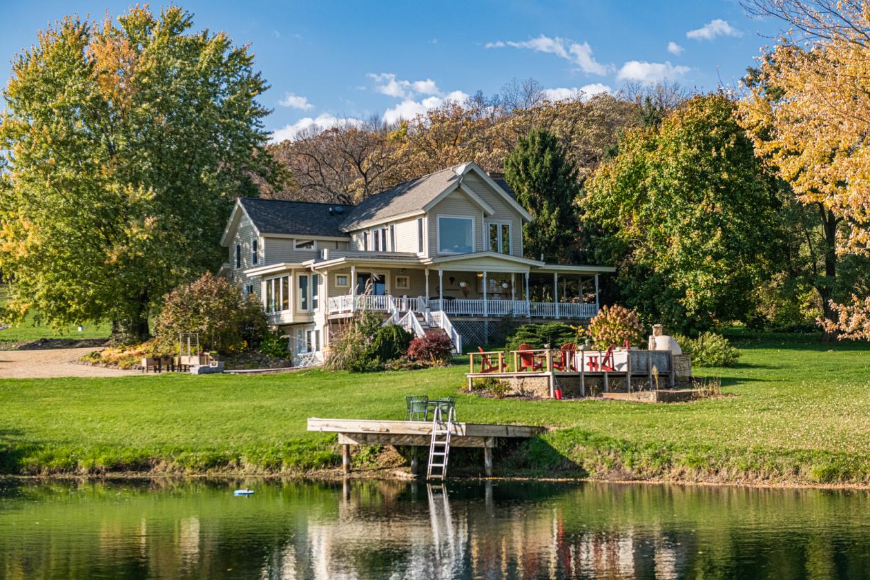 27 Acre Multi-generational Family Compound - photo 1