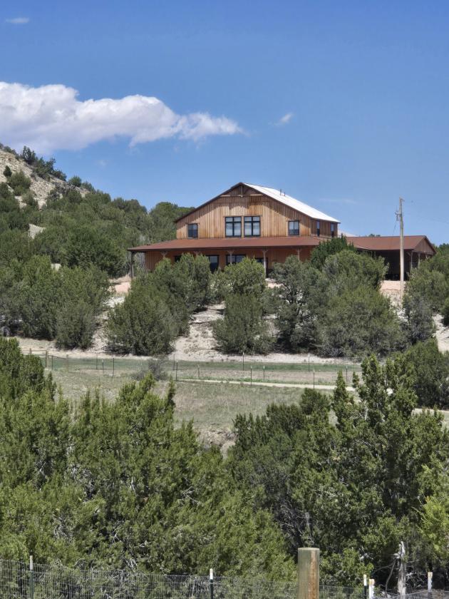 Custom Bardominium Home, New Barn, Indoor Arena! - photo 1