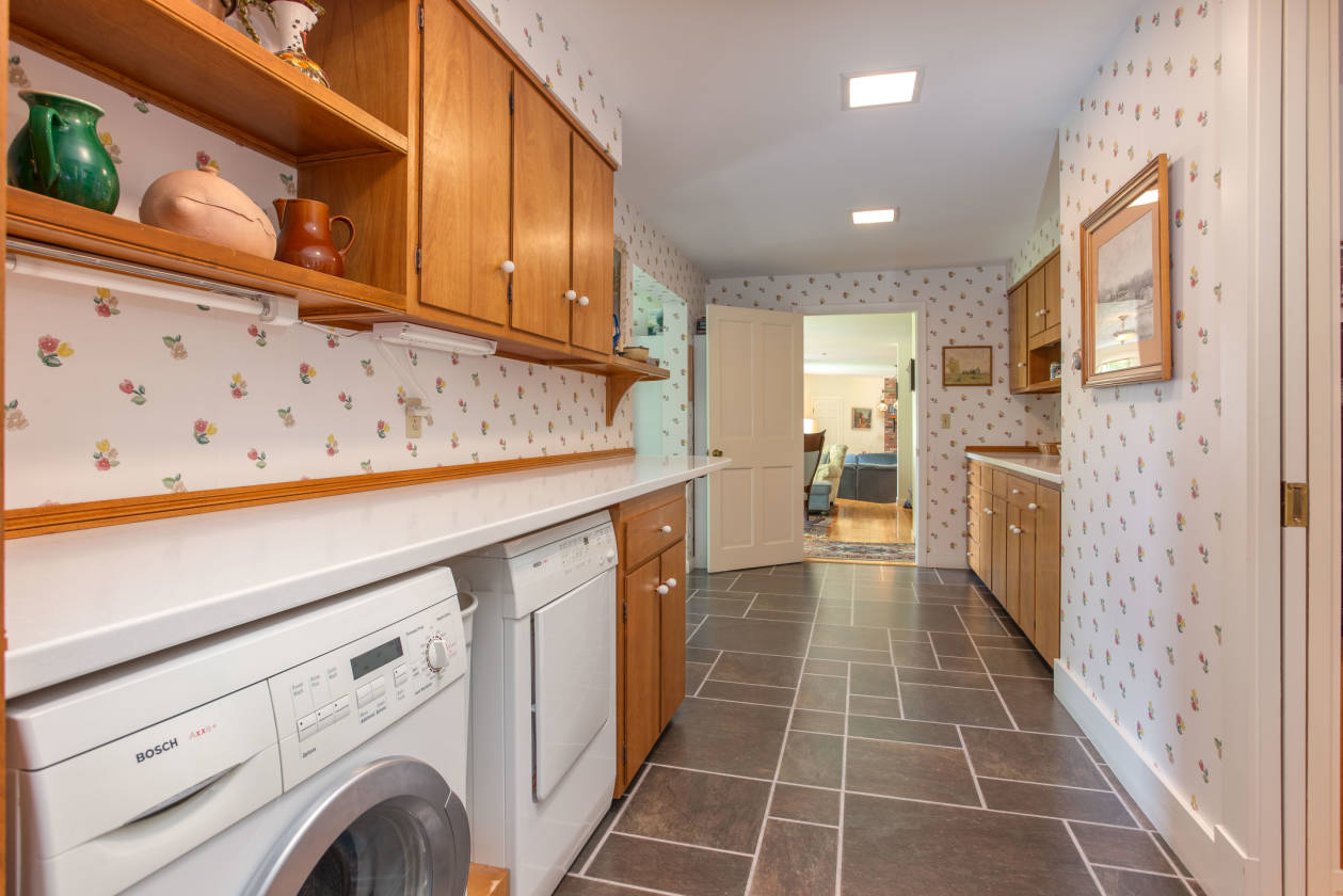 Luxury Equestrian Property with Indoor and two outdoor areas and