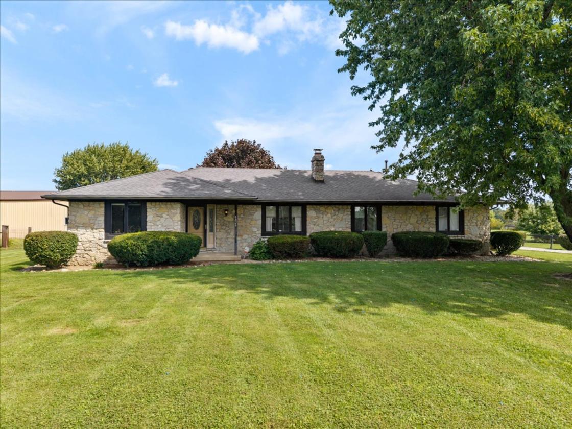 Horse Property Auction: 9.82± Acres, Two Barns - photo 2