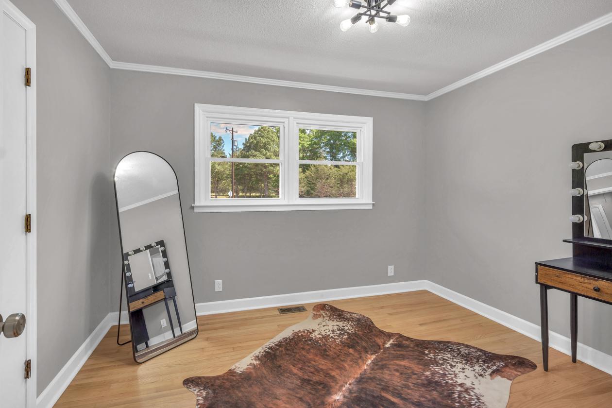 15 Acres & Completely remodeled home - photo 28