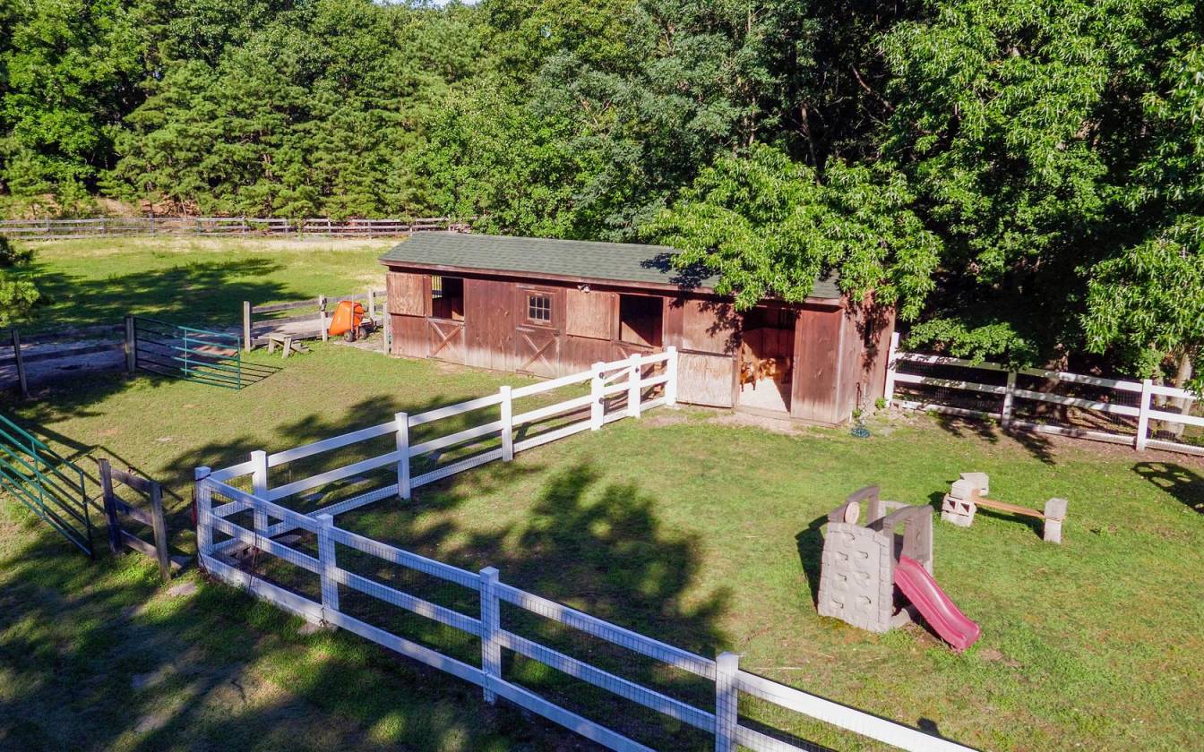 Gentleman's 5 Acre Farm Just a Few Miles from the... Wall Township