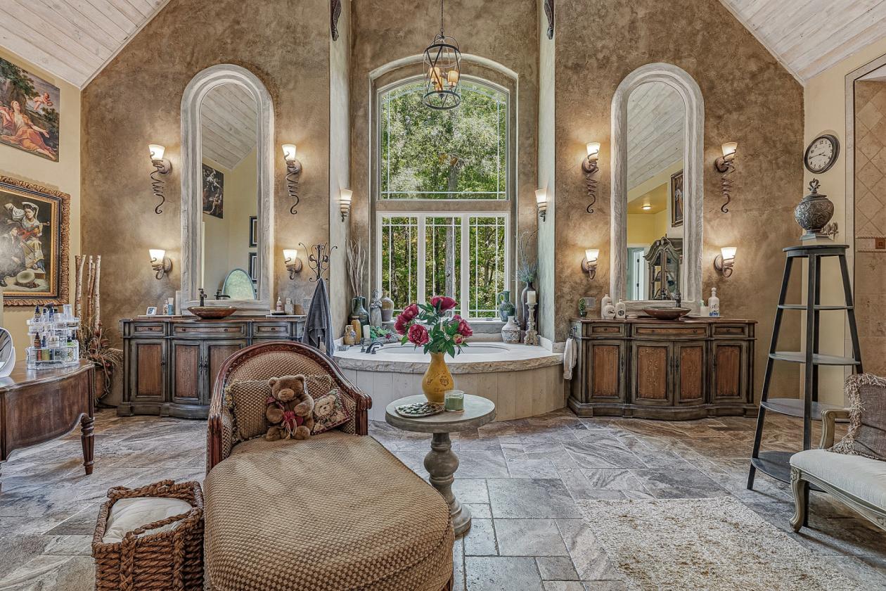 Unique 35+ Acre Private Estate - photo 5