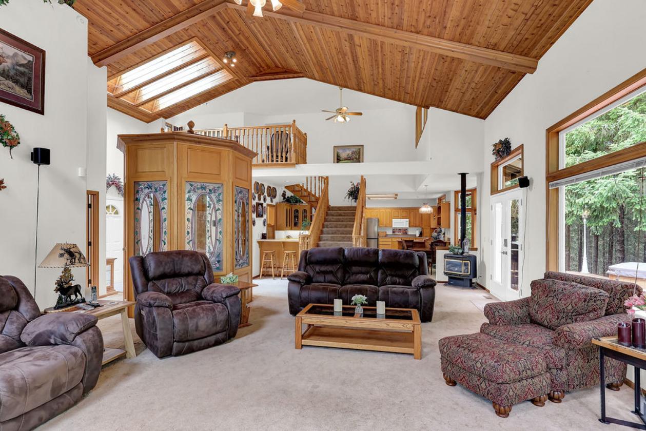 73+acre Estate a rare blend of amenities! - photo 6