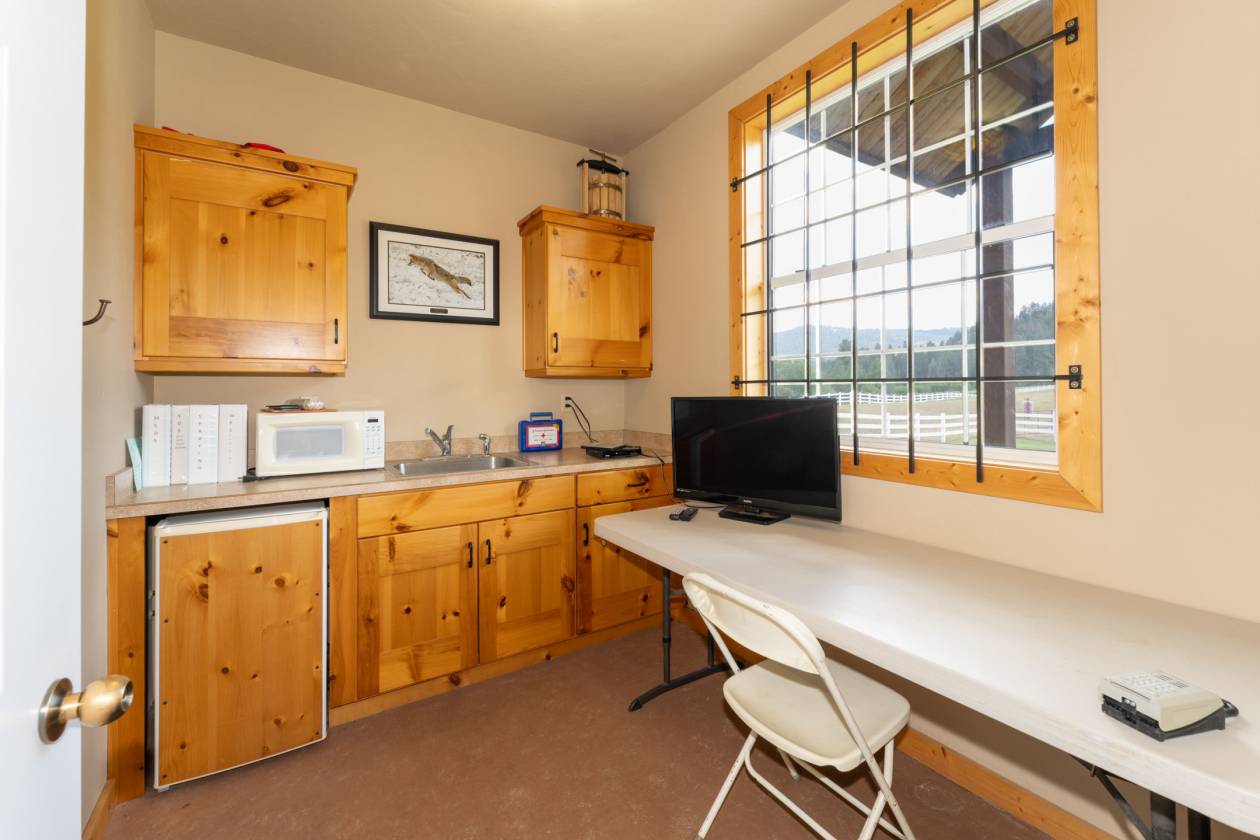 Amazing Equestrian and Orchard Property - photo 21
