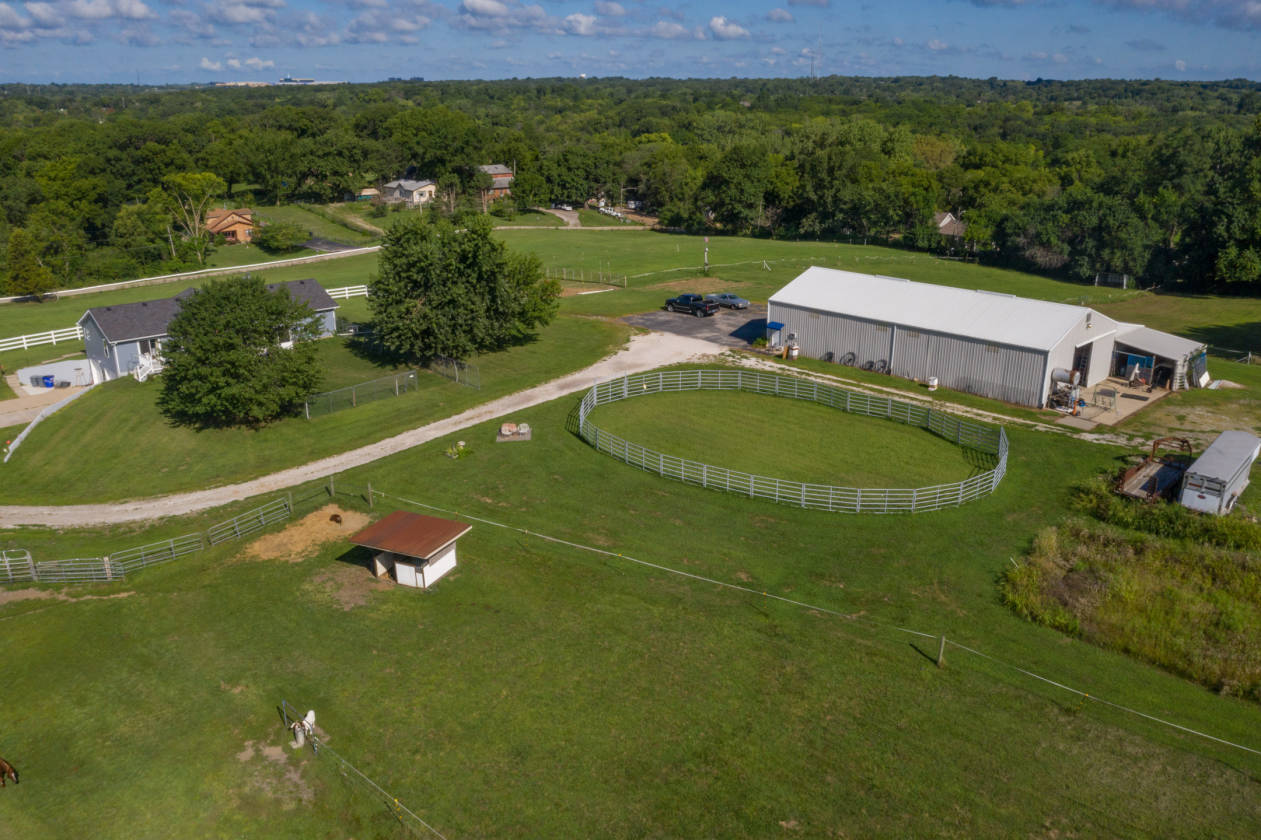 16 acre Horse Property on gentle rolling hills; CloseIn location