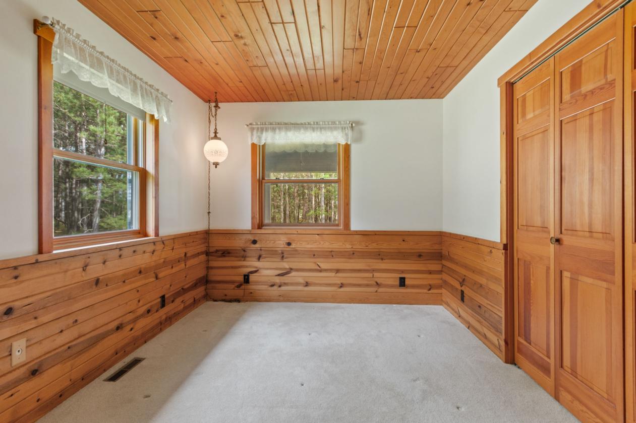 Classic log home on 23 gorgeous wooded acres! - photo 11