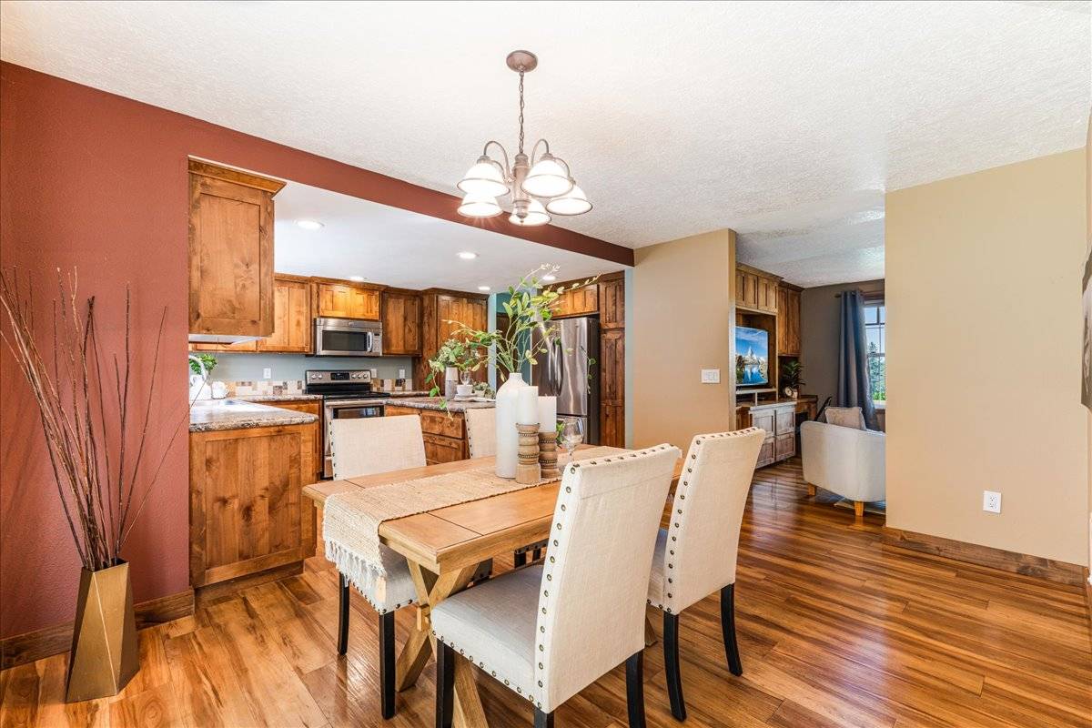Gorgeous (dividable) 10 acre property with arena! - photo 6
