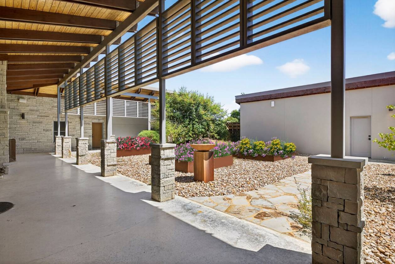 Modern Hill Country Estate with Panoramic Views - photo 6