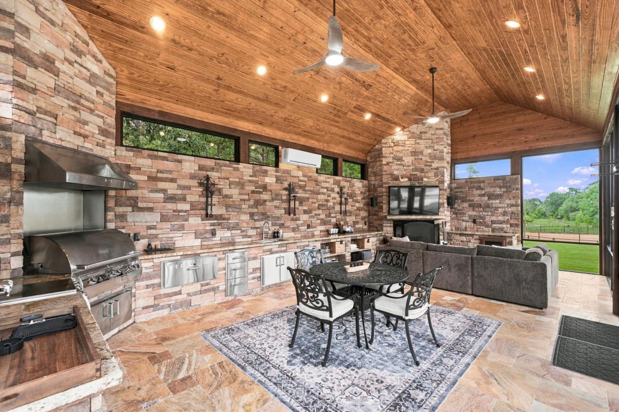 11+ Acre Premier Luxury Horse Property - photo 18