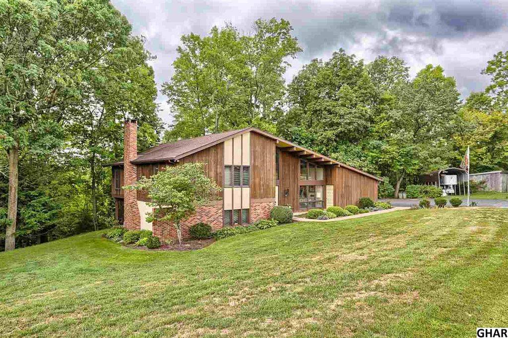 Beautiful 10 Acre creek view Mid Century Modern home with