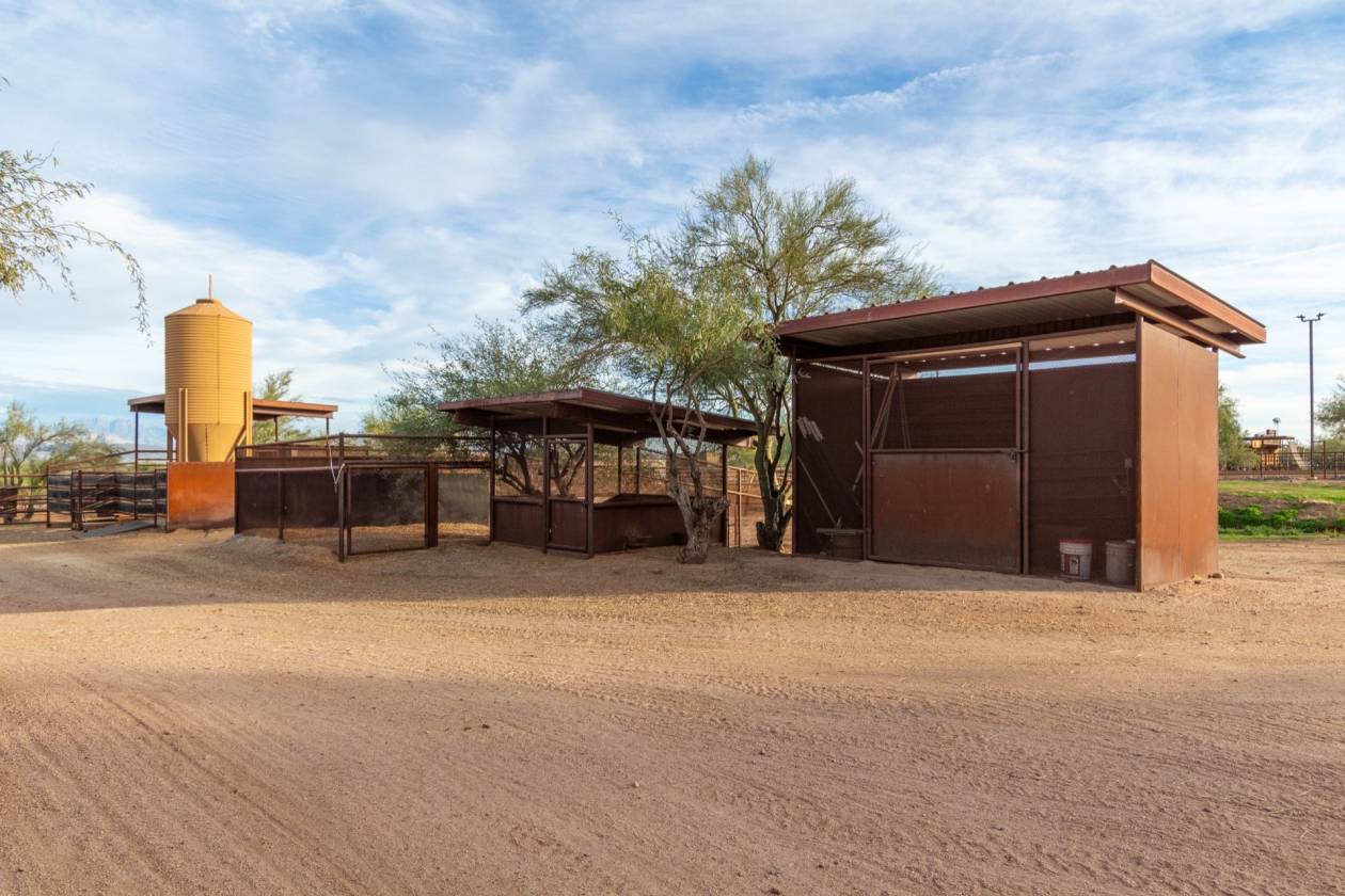 Exquisite 9+ Acre Horse Property Scottsdale, Maricopa County, Arizona