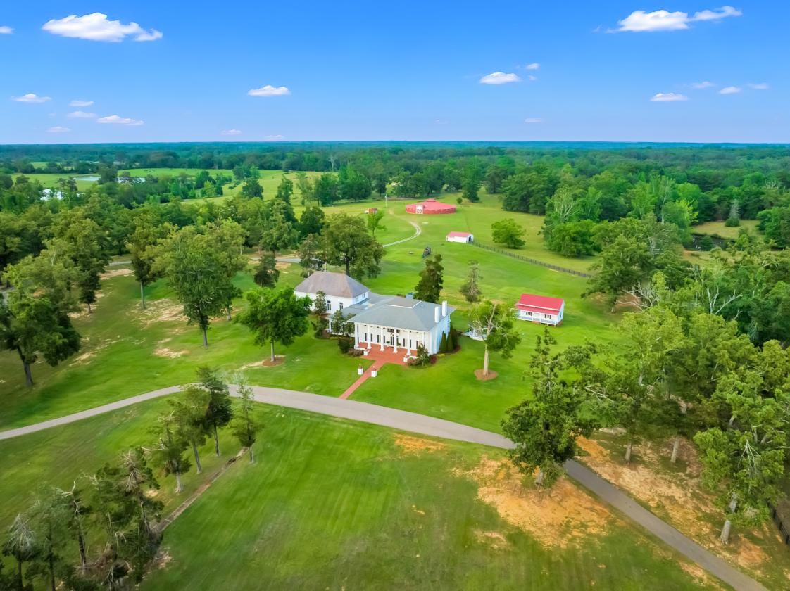 Rare Historic Round Polo Barn - photo 4