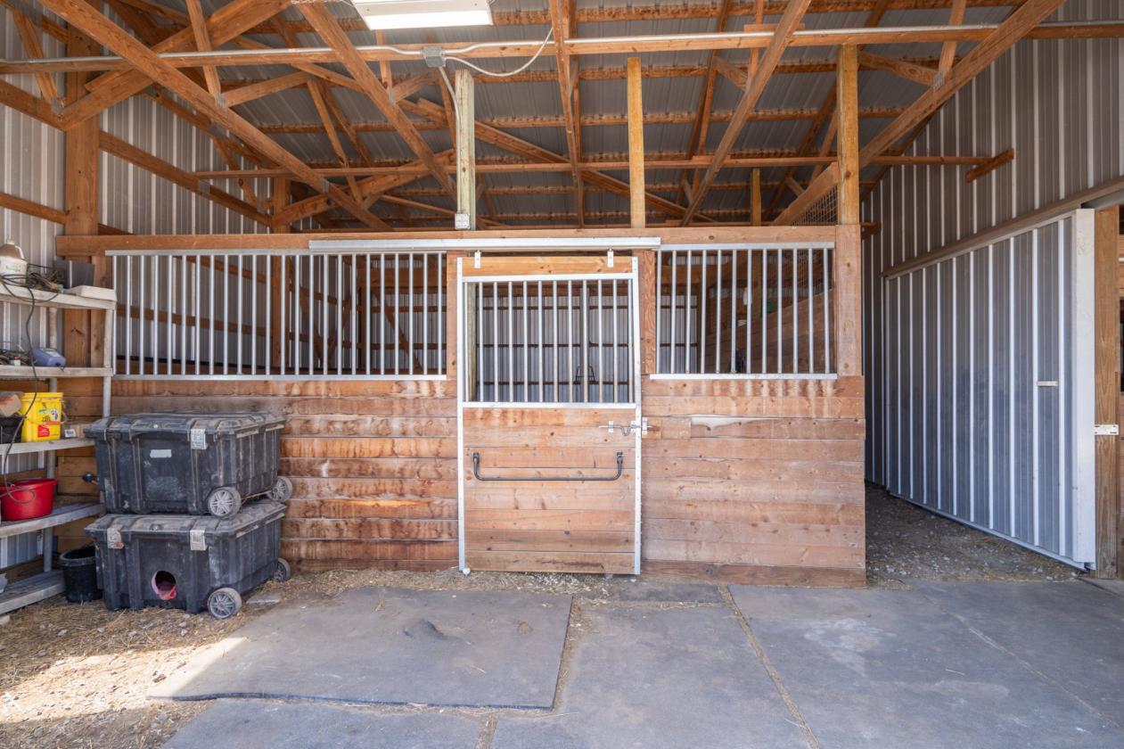 17 ac Contemporary Home w Solar Ready for Horses! - photo 24