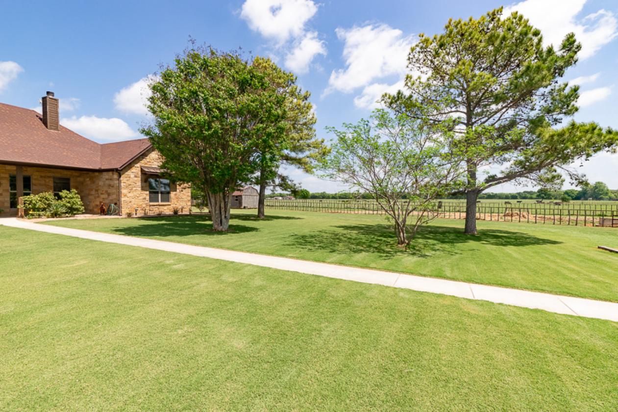 Scenic 64 Acre Horse & Cattle Property - photo 5
