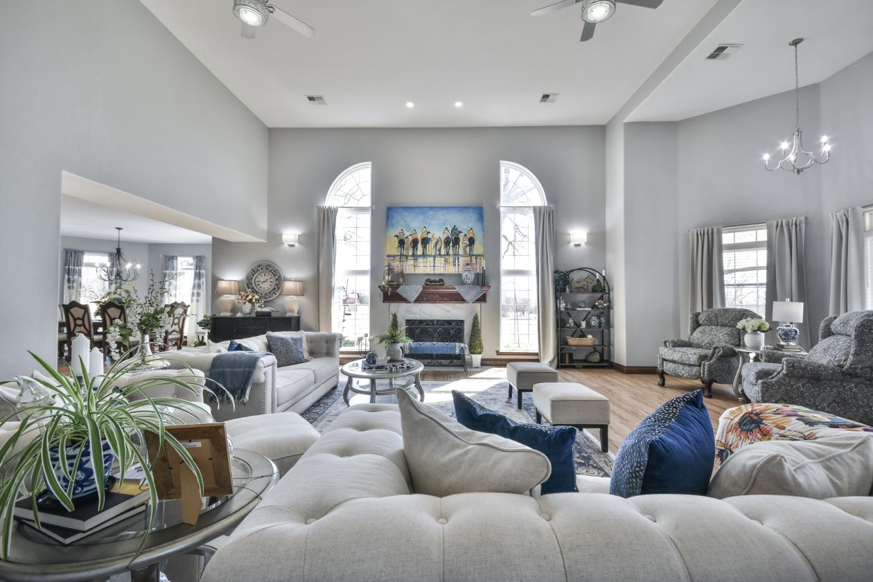 This unique property offers it all! - photo 2