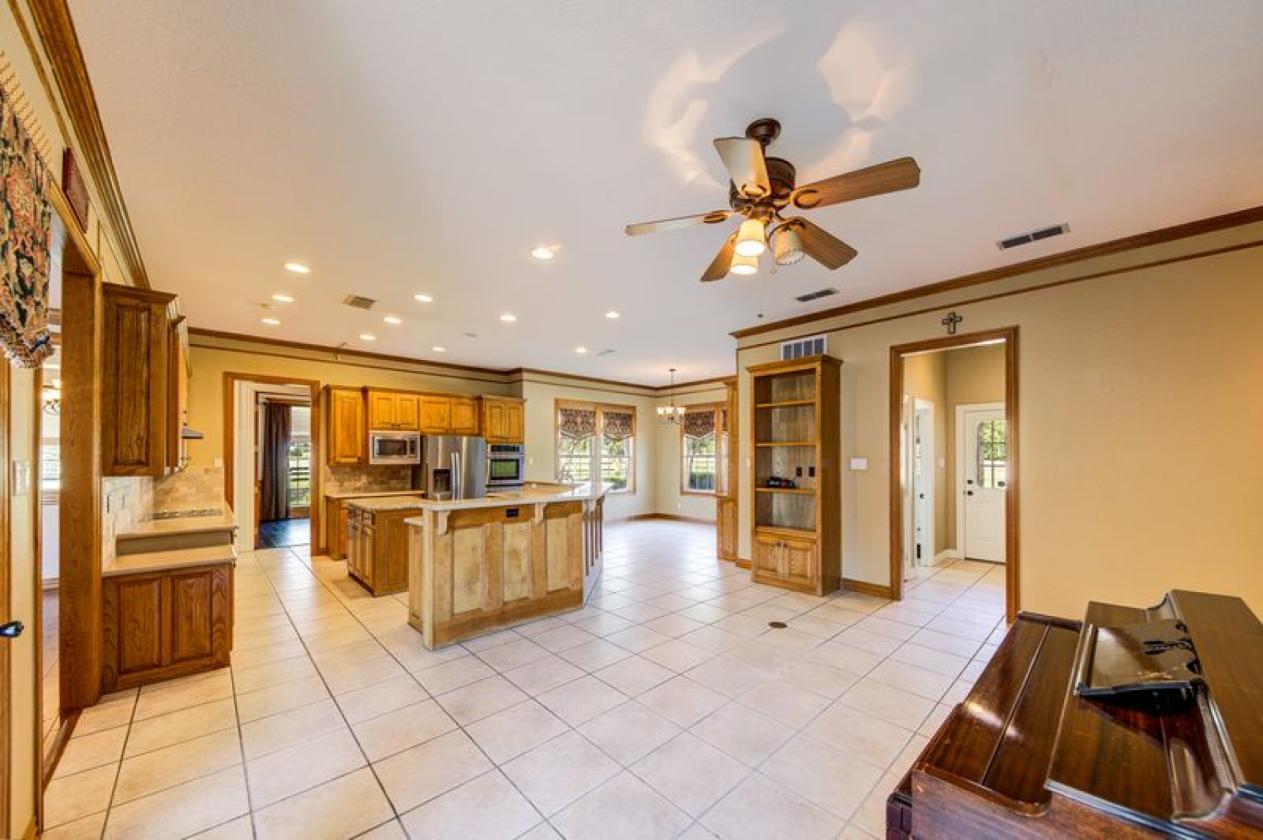 PERFECT HORSE PROPERTY AND MORE!! LARGE REDUCTION! - photo 7