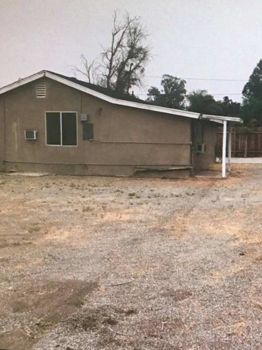 PRICE REDUCED!! Horse property, DUPLEX. Make it your dream