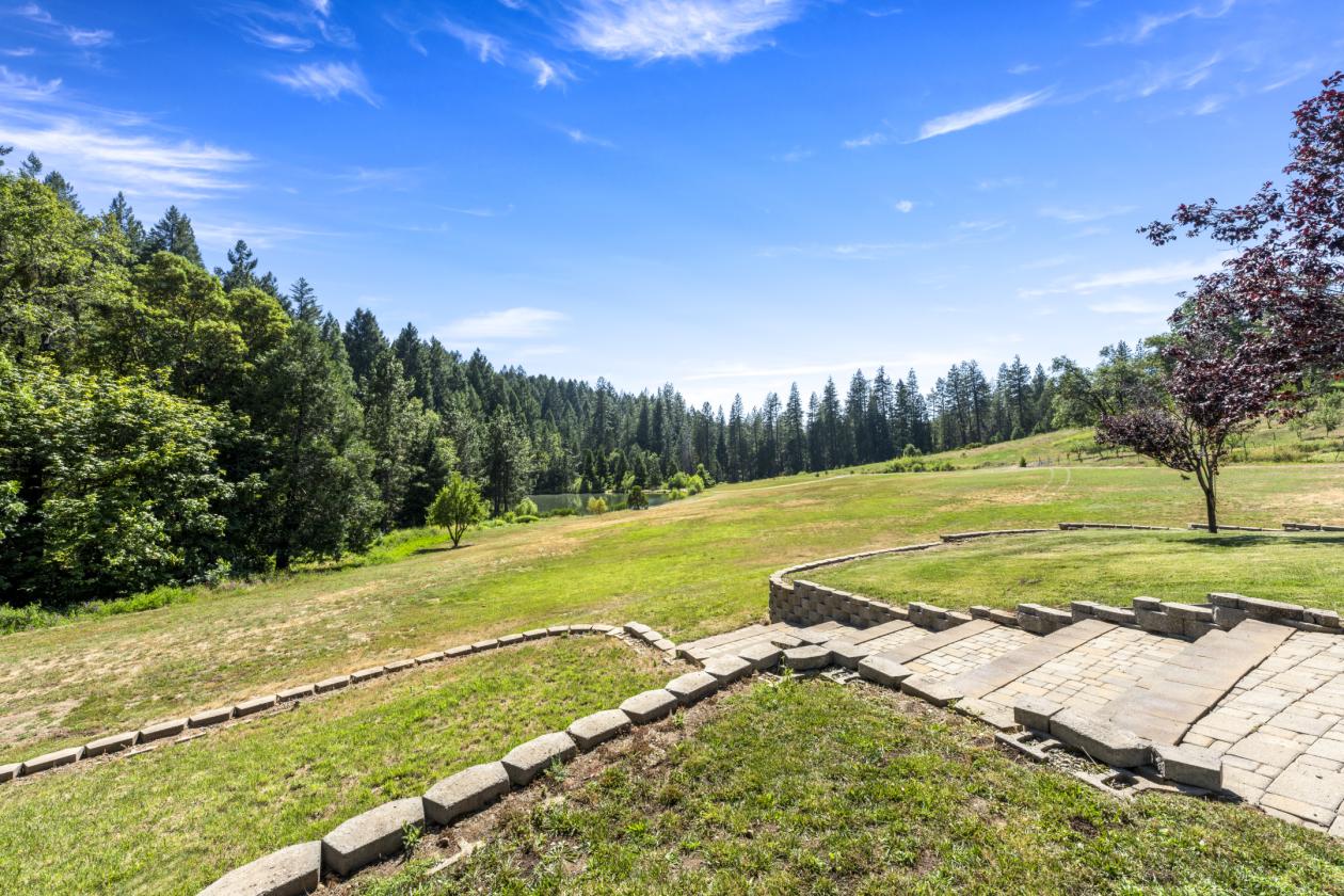 Beautiful Apple Hill Property - photo 5