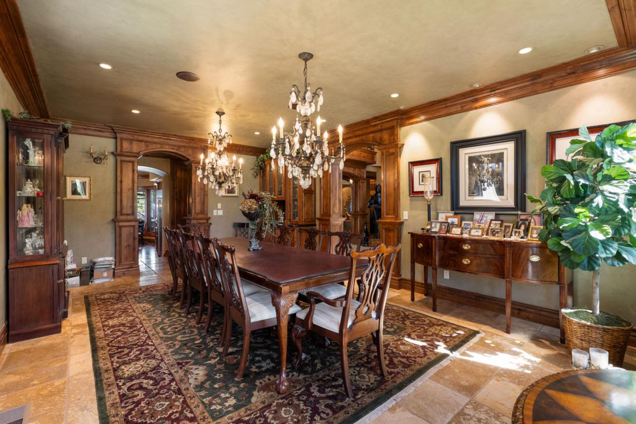 Extraordinary Estate in Pleasant Valley - photo 14