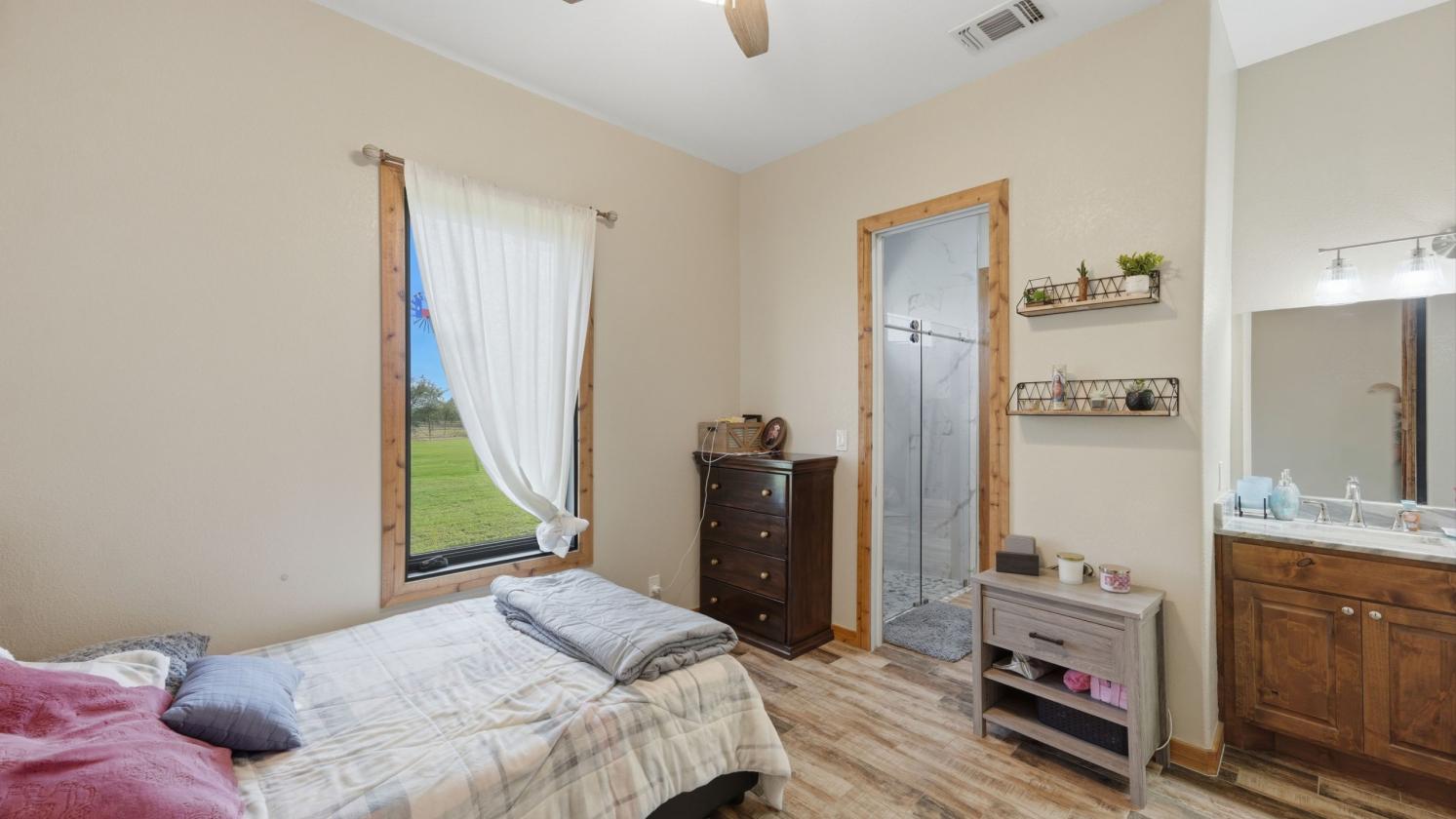 Turnkey Barndominium on 18 Acres - photo 24