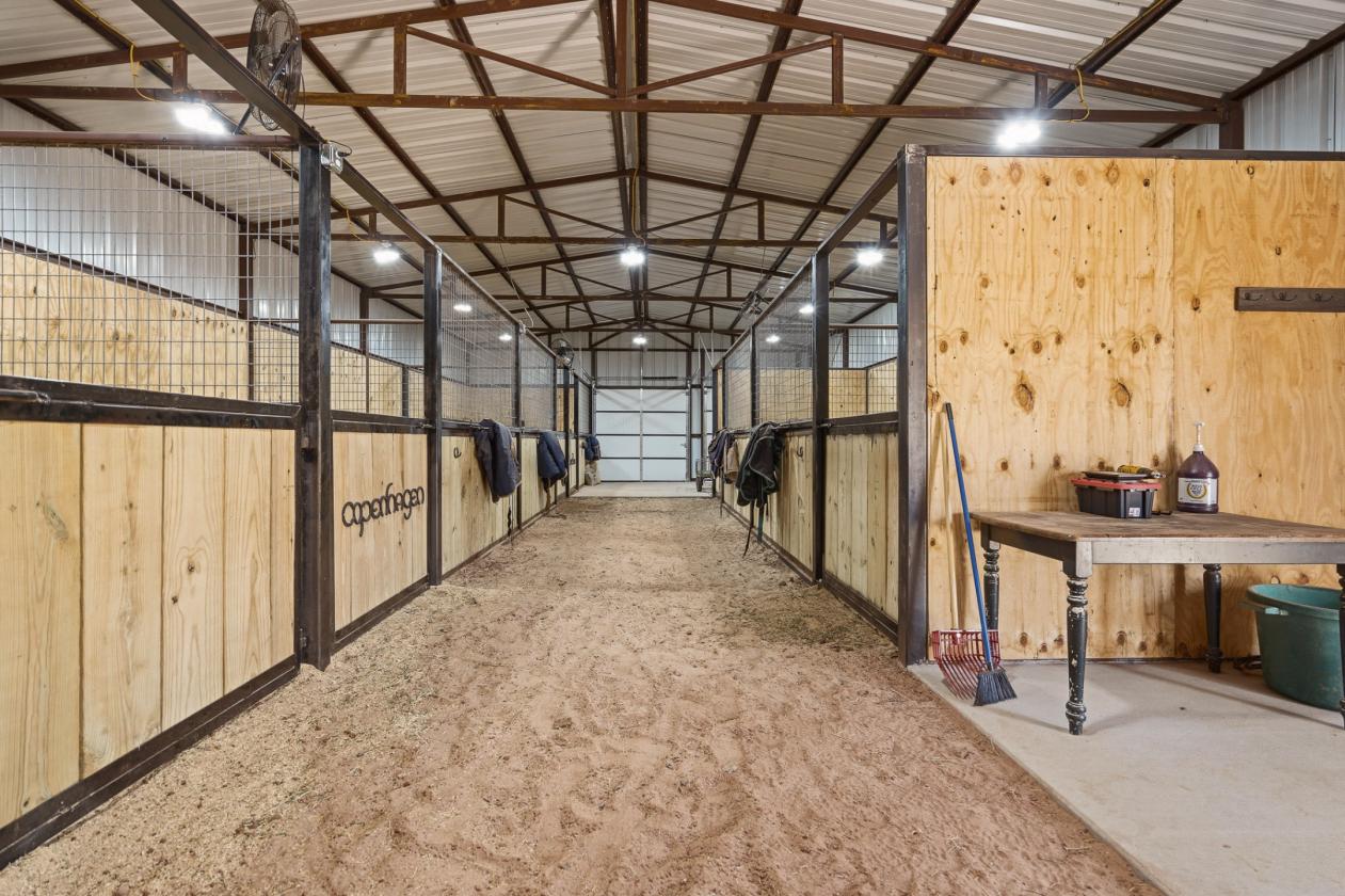 Home, Shop, Horse Barn on 25 acres - photo 26