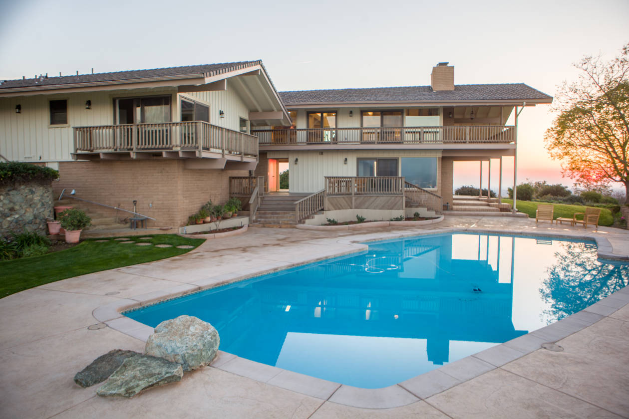 Secluded Home on Top of the Hill and a Horse... Porterville, Tulare