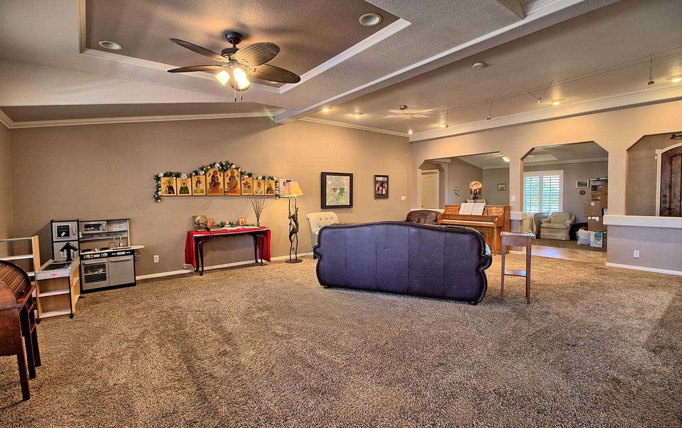 Horse property w/ Stables, RV garage ... - photo 10