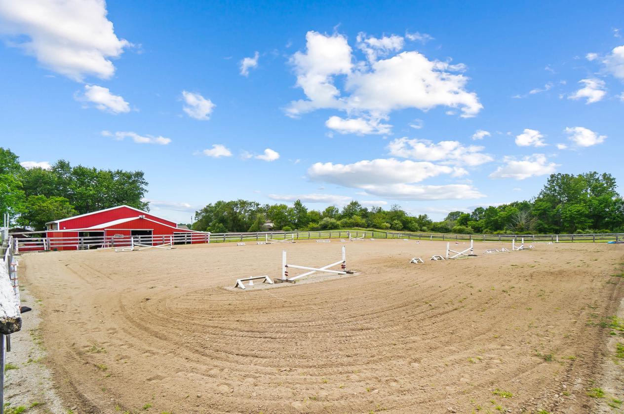 Heated Indoor Arena, Dedicated Hay Pasture & More! - photo 30