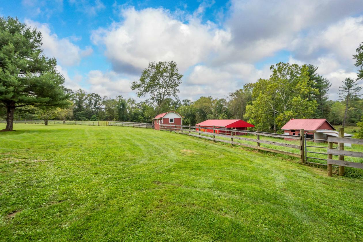Rare Private Country Retreat - photo 5