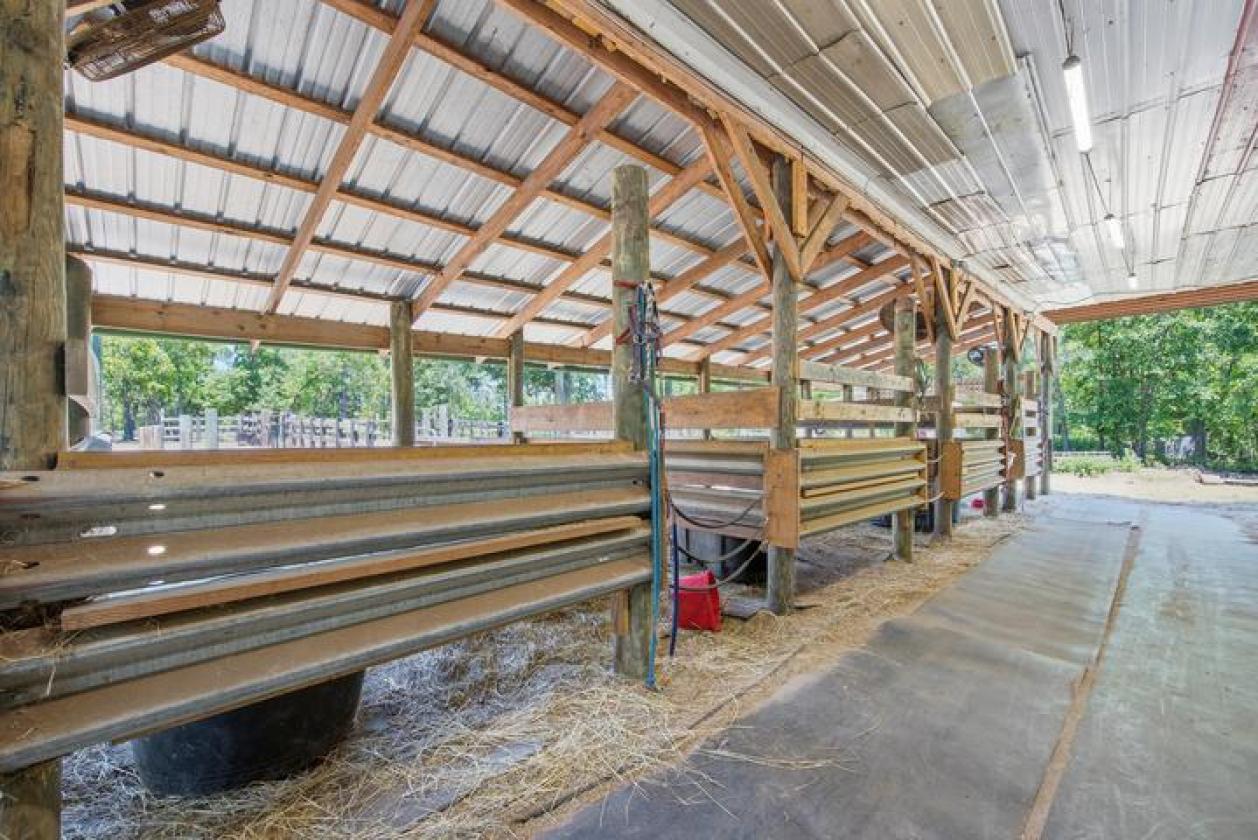 Unique Equestrian Property 9.48 Acres Near Trails - photo 22