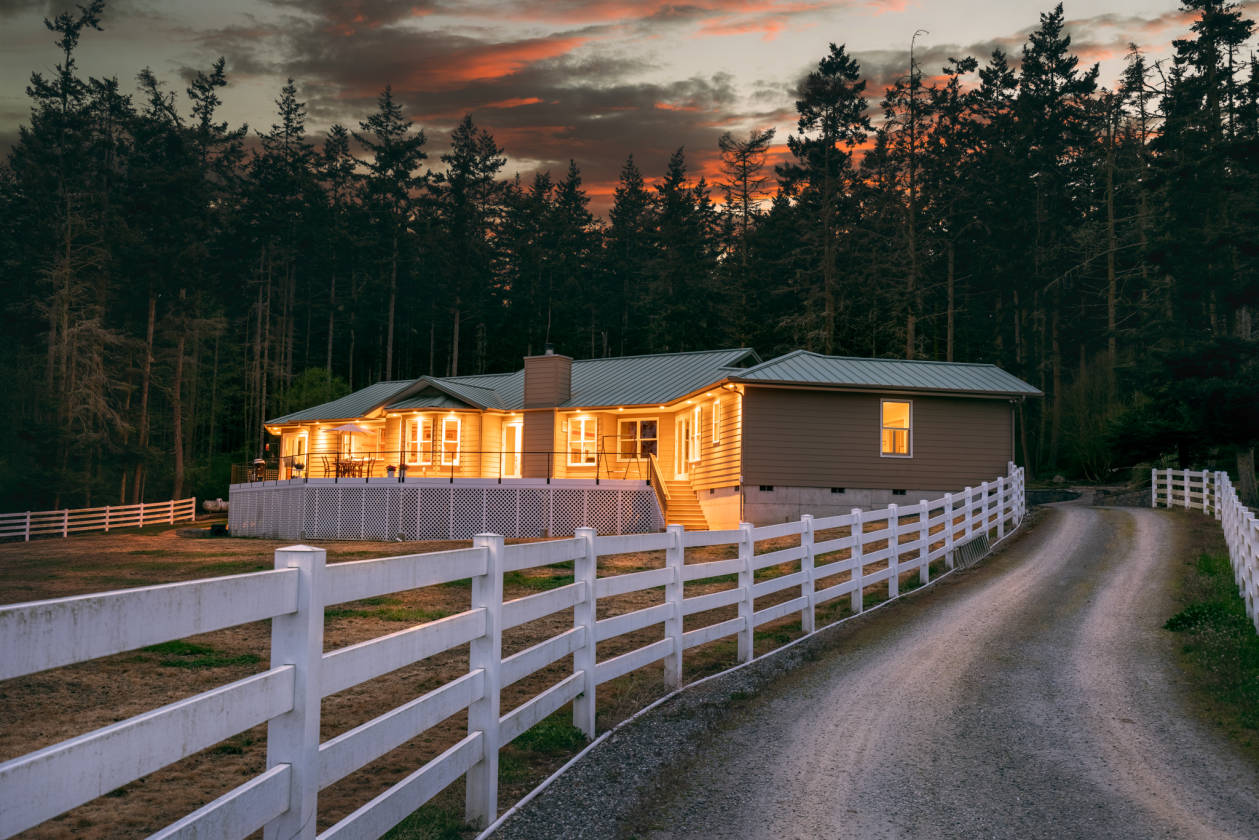 World Class Equestrian Center in Western Washington on over 100