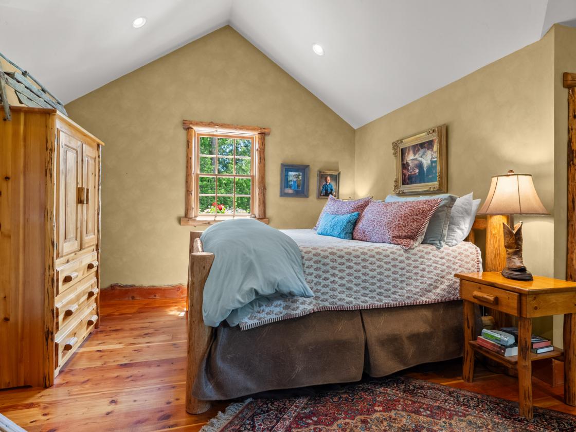 Luxury living & equestrian amenities! - photo 26