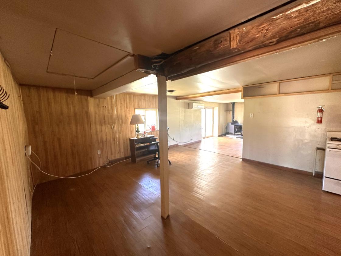 Home on 20 acres - photo 10