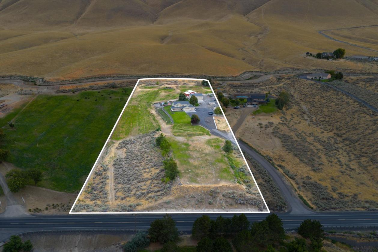 5.4 Acres, Shop, Barn & Pool near Tri-Cities - photo 4