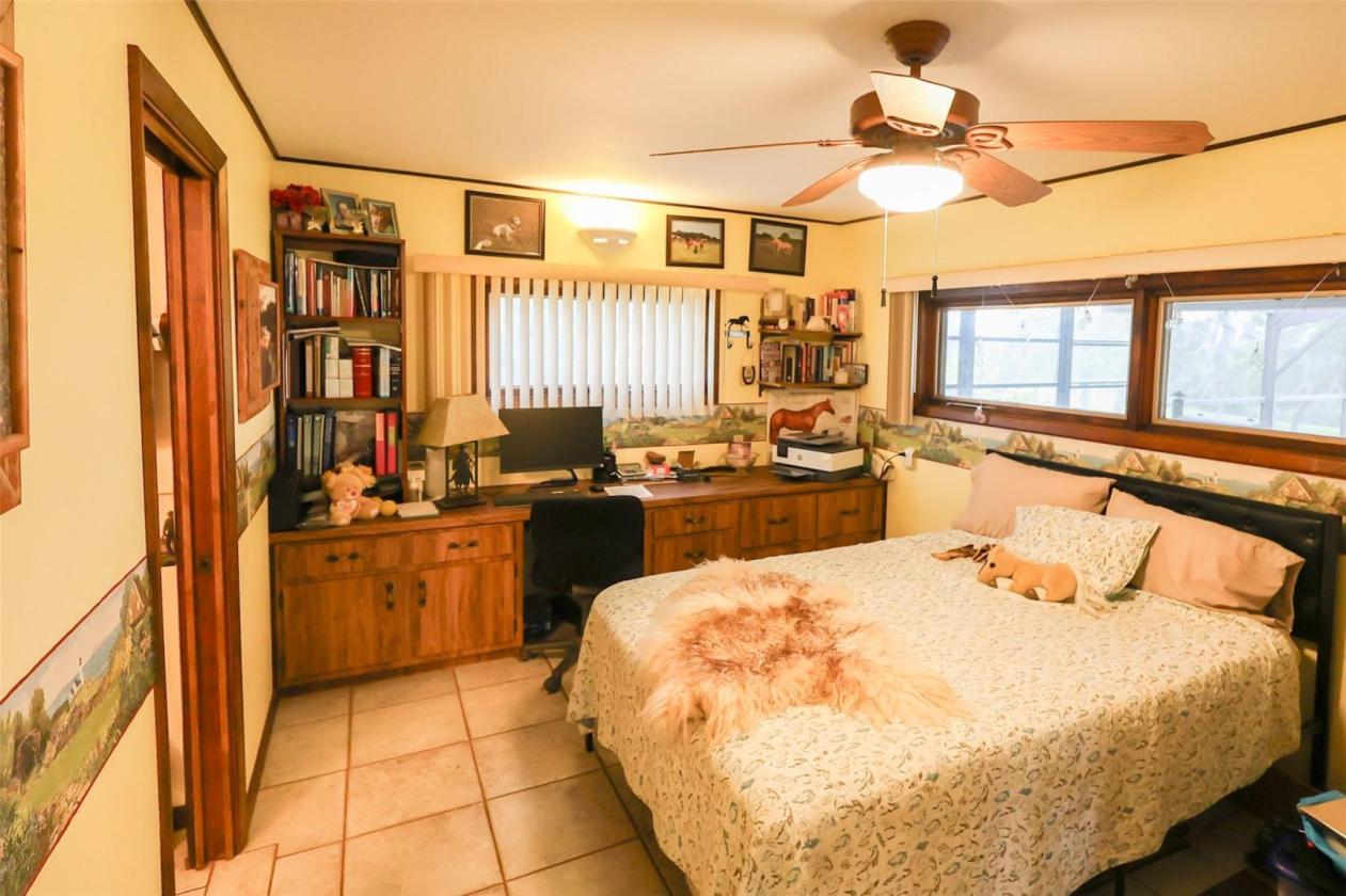 A BEAUTIFULLY SECLUDED 30 ACRE EQUESTRIAN ESTATE - photo 15