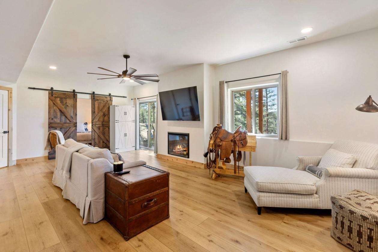Colorado Luxury — 48 Acres, Barn & National Forest - photo 27