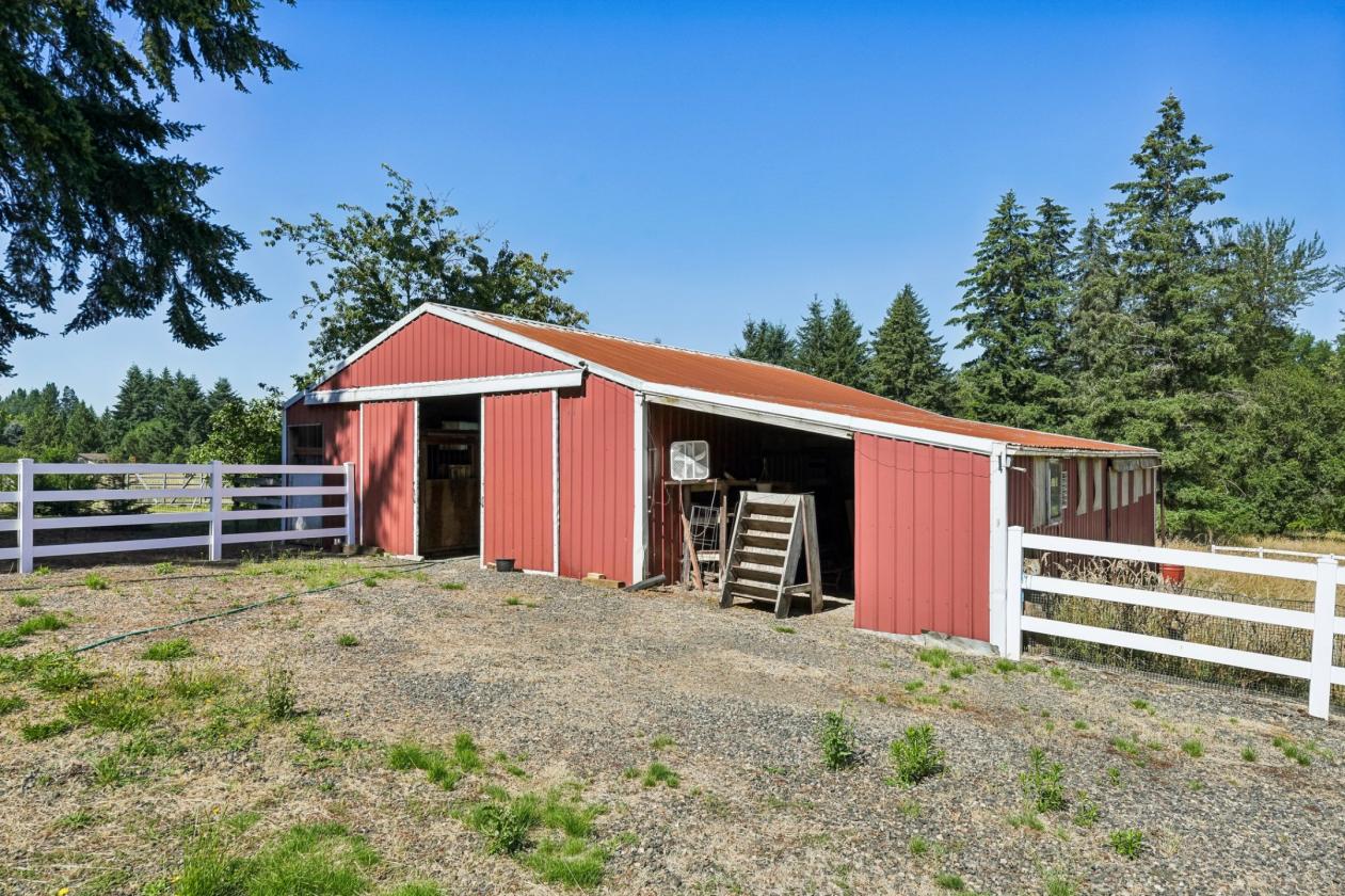 Covered Arena - 2 Barns - 5.66 Acres - photo 28