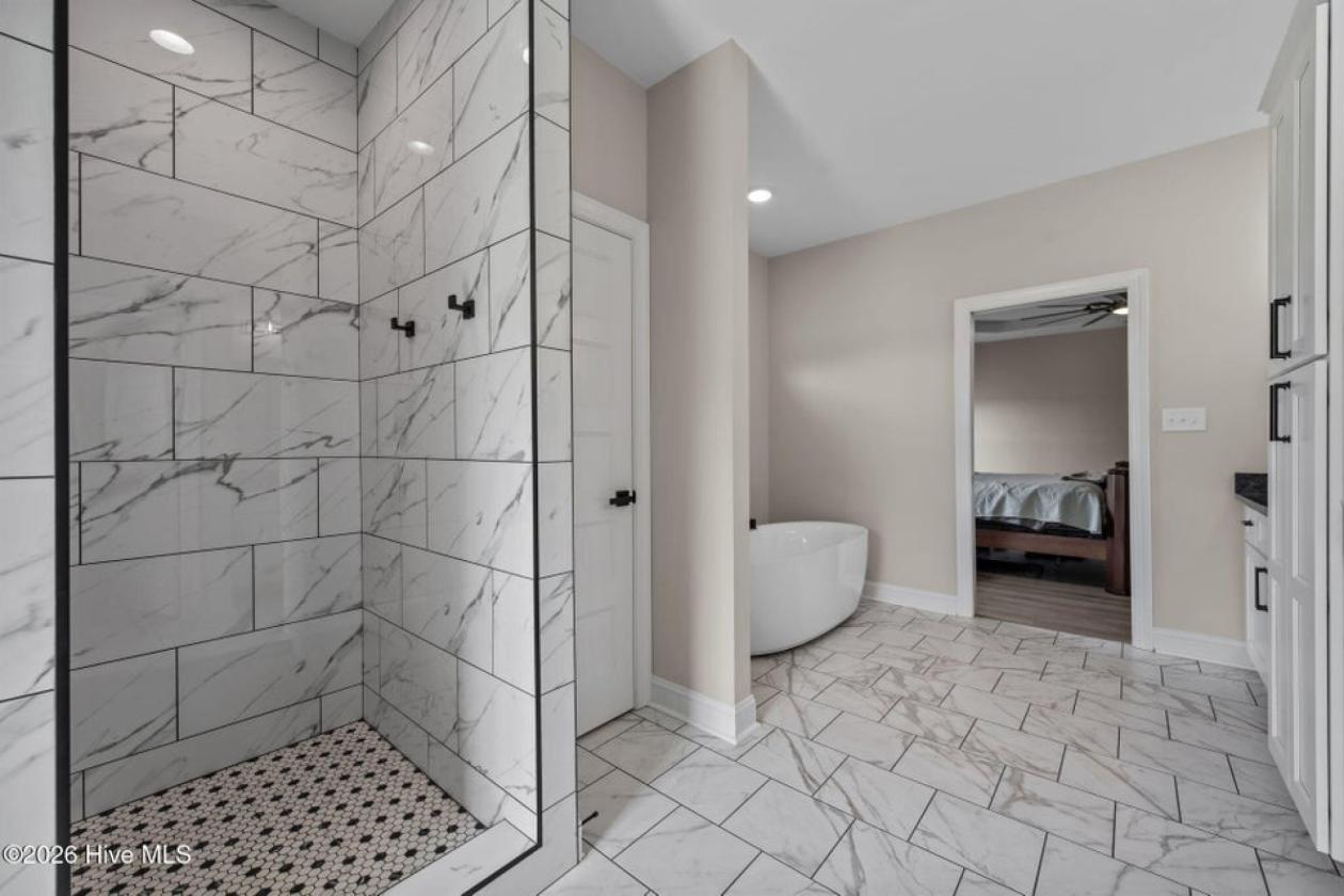 Builders Dream Home Can Now Be Yours - photo 25
