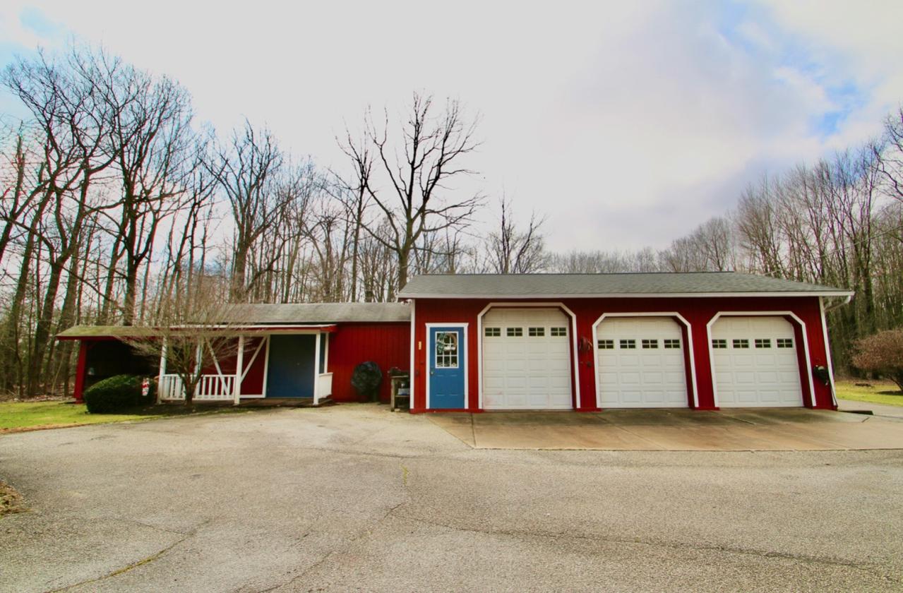 Rare Find Horse Property on 5.7 Acres - photo 6