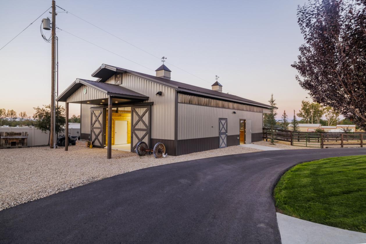 EQUESTRIAN ESTATE + LUXURY HOME + RIDE-OUT ACCESS! - photo 5