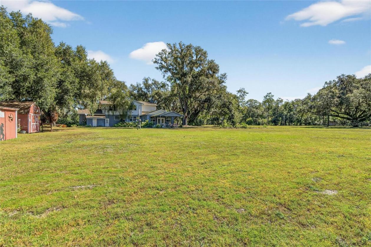 Beautiful Country Home on 5 Acres - photo 5
