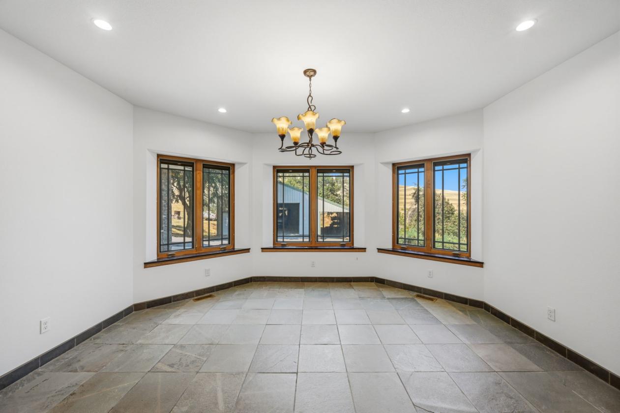 A home and property built for generations - photo 14