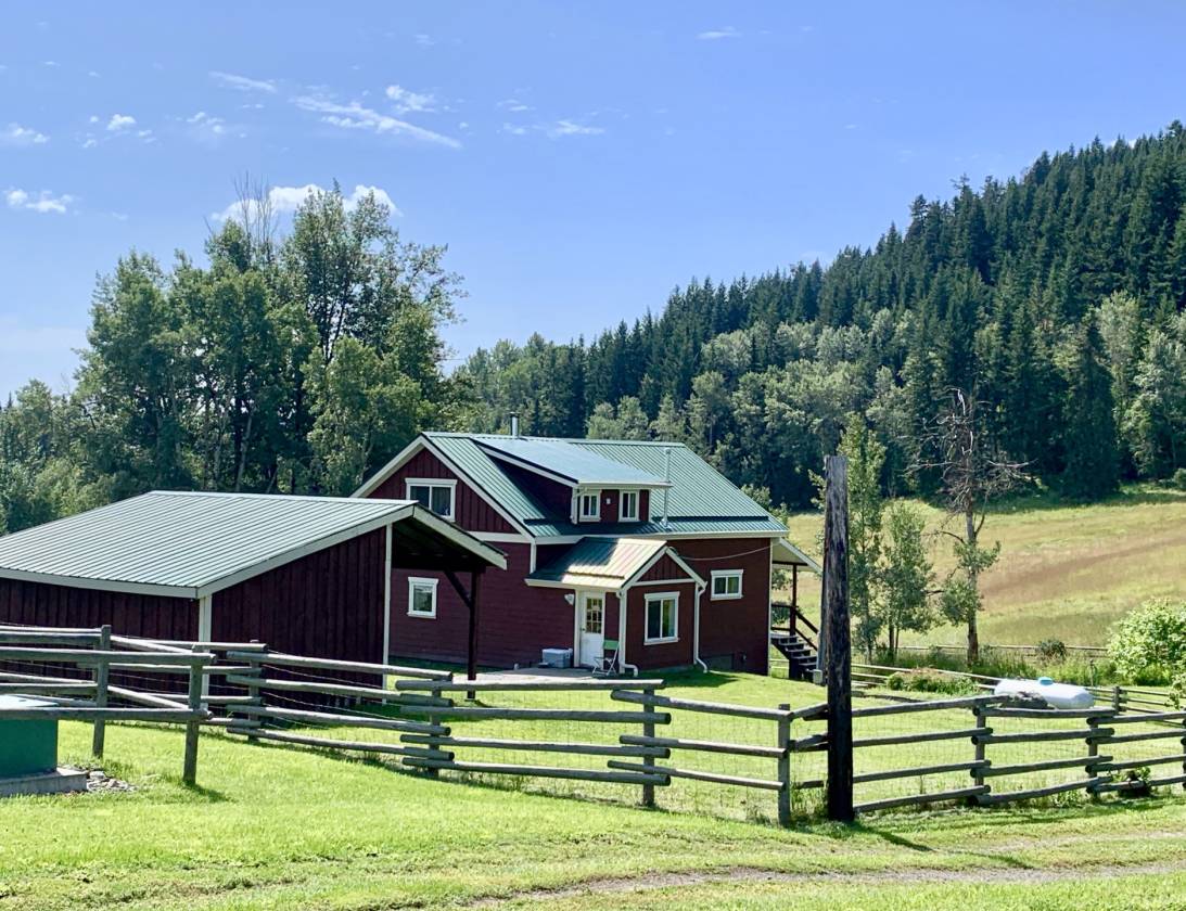 LIMESTONE MOUNTAIN RANCH HORSES, CATTLE, RECREATION Big Lake Ranch