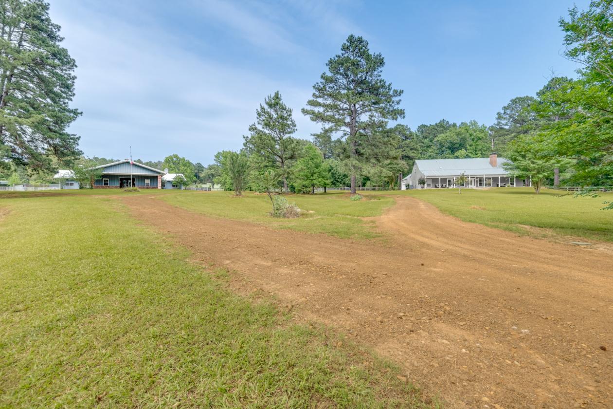 Beautiful Equestrian Ranch - photo 2