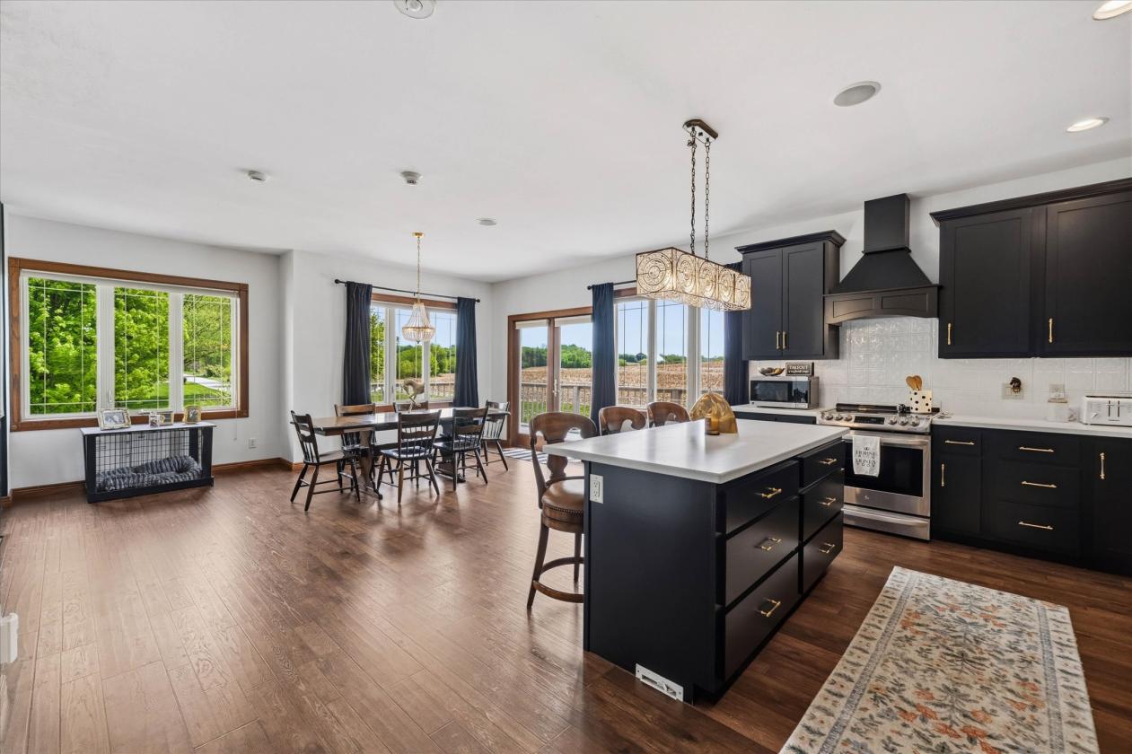 Luxury Equestrian Estate w/ Indoor & New Outdoor - photo 8