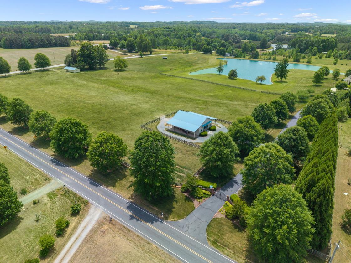 Gated 31.5-Acre Luxury Equestrian Estate With Pond - photo 5